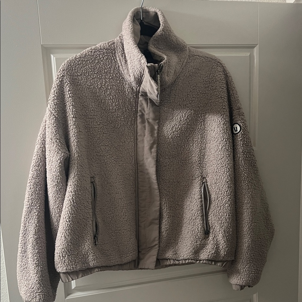 Vuori Cozy Taupe Sherpa Jacket